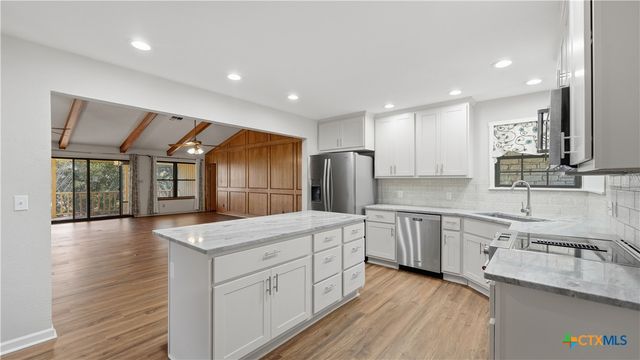 132 W Outer Drive, Canyon Lake, TX 78133