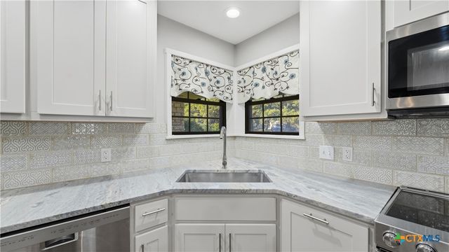 132 W Outer Drive, Canyon Lake, TX 78133