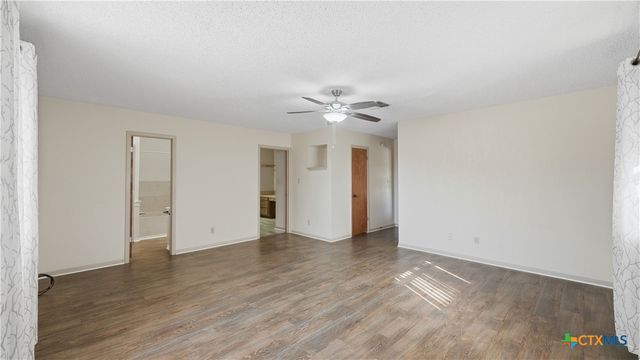 132 W Outer Drive, Canyon Lake, TX 78133