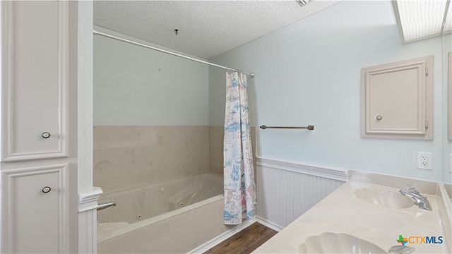 132 W Outer Drive, Canyon Lake, TX 78133