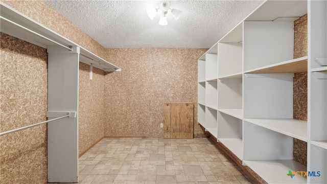 132 W Outer Drive, Canyon Lake, TX 78133
