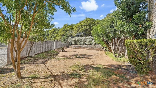132 W Outer Drive, Canyon Lake, TX 78133