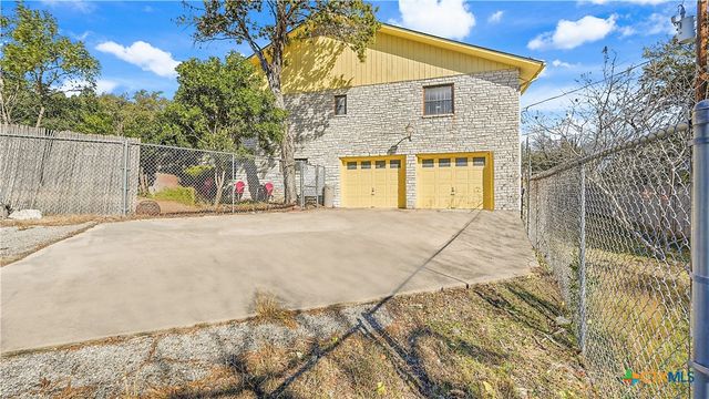 132 W Outer Drive, Canyon Lake, TX 78133