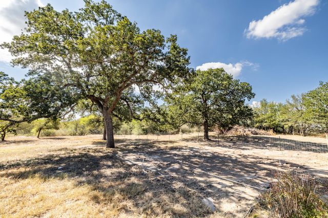 133 Wright DR, Cedar Creek, TX 78612