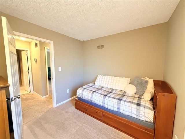 633 E COLLEEN Drive, Gardner, KS 66030