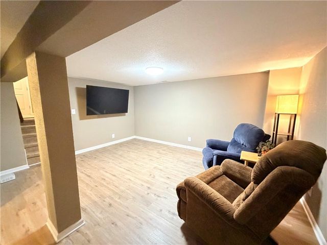 633 E COLLEEN Drive, Gardner, KS 66030