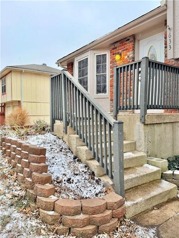 633 E COLLEEN Drive, Gardner, KS 66030