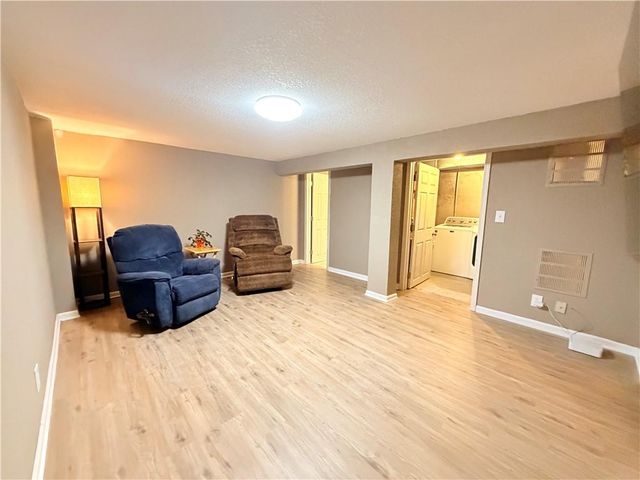 633 E COLLEEN Drive, Gardner, KS 66030