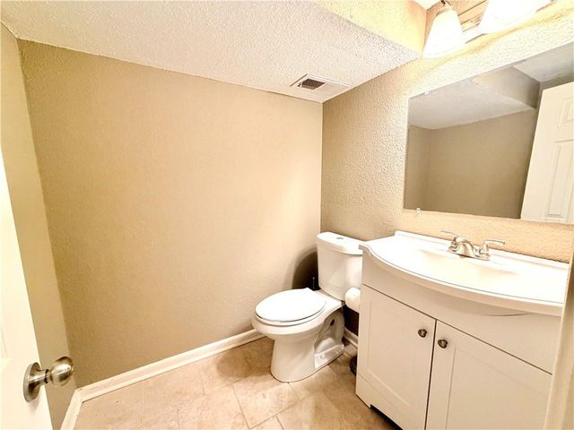 633 E COLLEEN Drive, Gardner, KS 66030