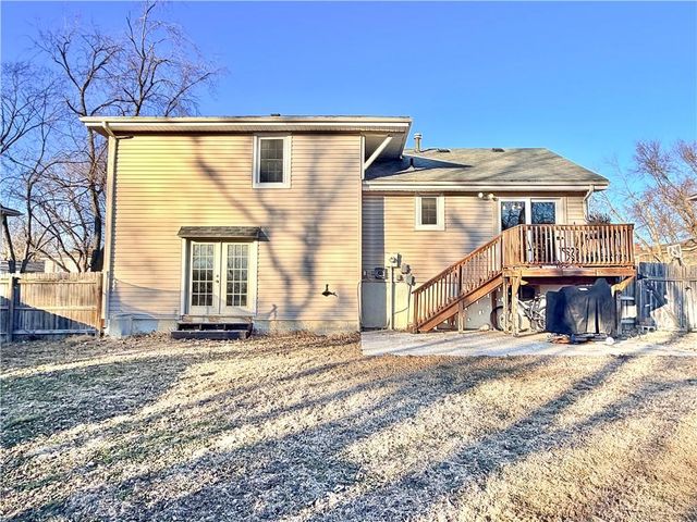 633 E COLLEEN Drive, Gardner, KS 66030