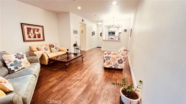 19350 Sherman Way 231, Reseda, CA 91335