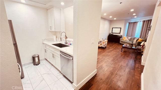 19350 Sherman Way 231, Reseda, CA 91335