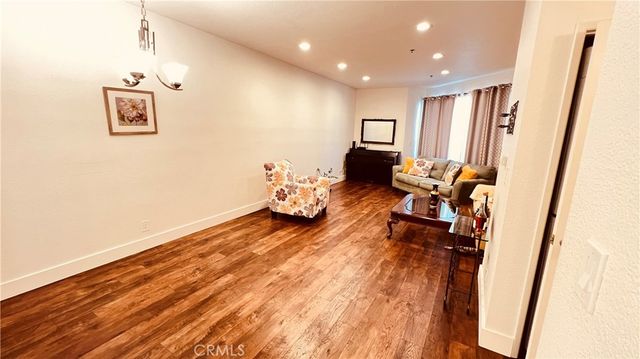 19350 Sherman Way 231, Reseda, CA 91335