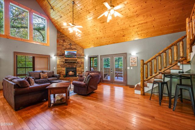 4273 Pittman Center Road, Sevierville, TN 37876