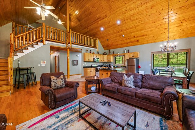 4273 Pittman Center Road, Sevierville, TN 37876