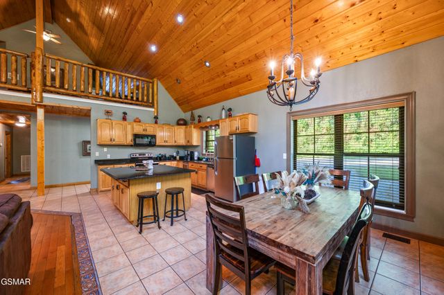 4273 Pittman Center Road, Sevierville, TN 37876