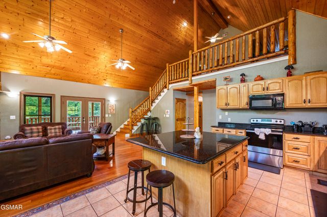 4273 Pittman Center Road, Sevierville, TN 37876