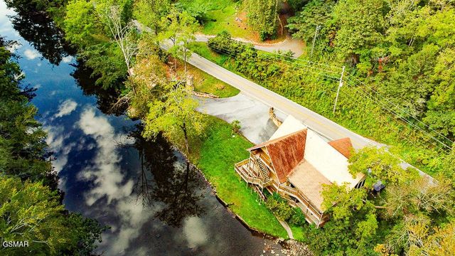 4273 Pittman Center Road, Sevierville, TN 37876