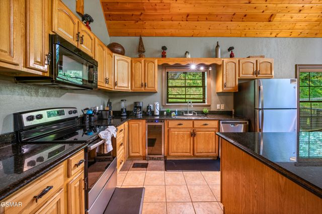 4273 Pittman Center Road, Sevierville, TN 37876