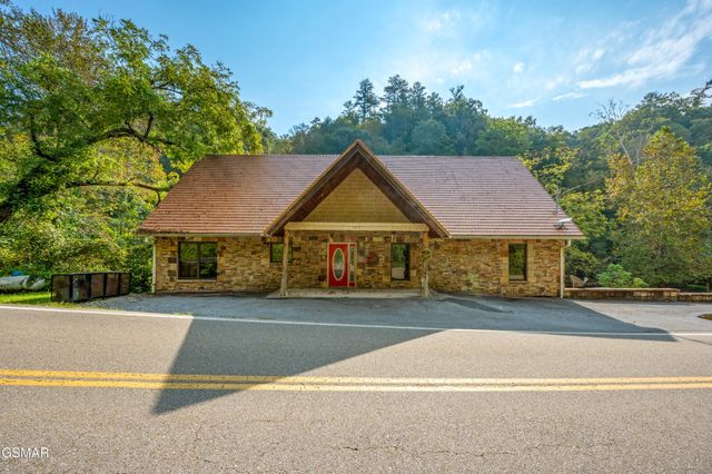 4273 Pittman Center Road, Sevierville, TN 37876