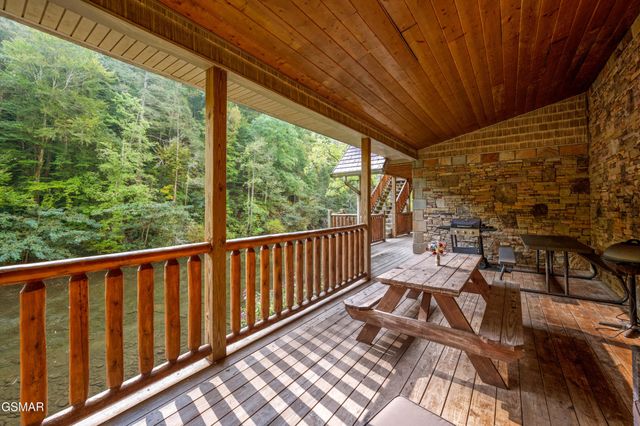 4273 Pittman Center Road, Sevierville, TN 37876
