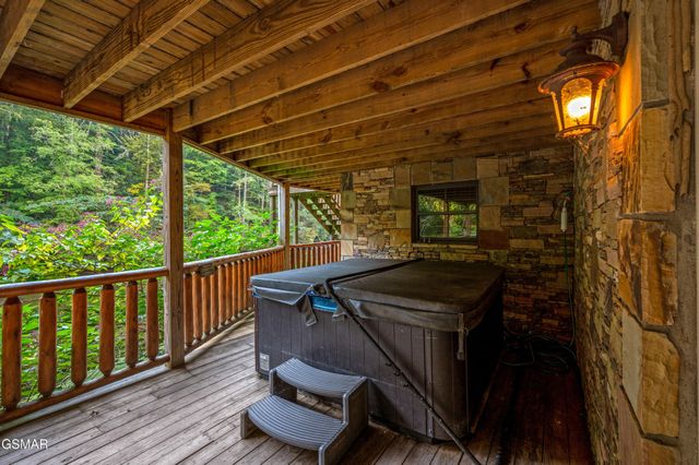 4273 Pittman Center Road, Sevierville, TN 37876
