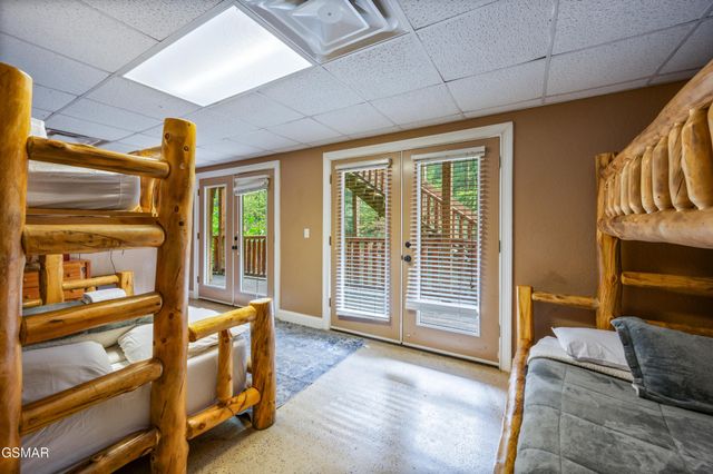 4273 Pittman Center Road, Sevierville, TN 37876