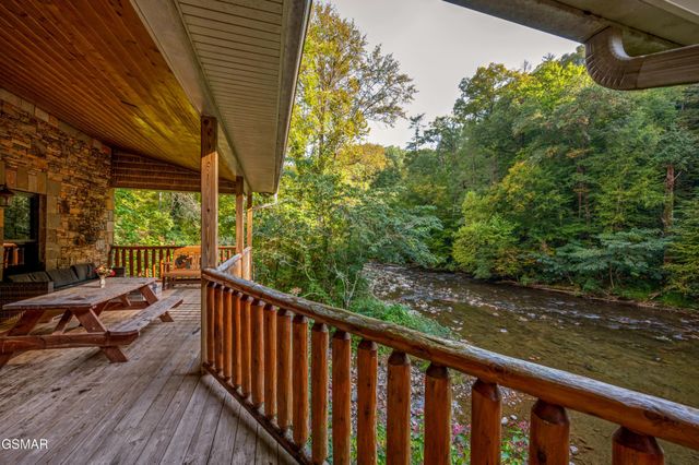 4273 Pittman Center Road, Sevierville, TN 37876