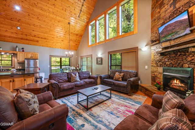 4273 Pittman Center Road, Sevierville, TN 37876