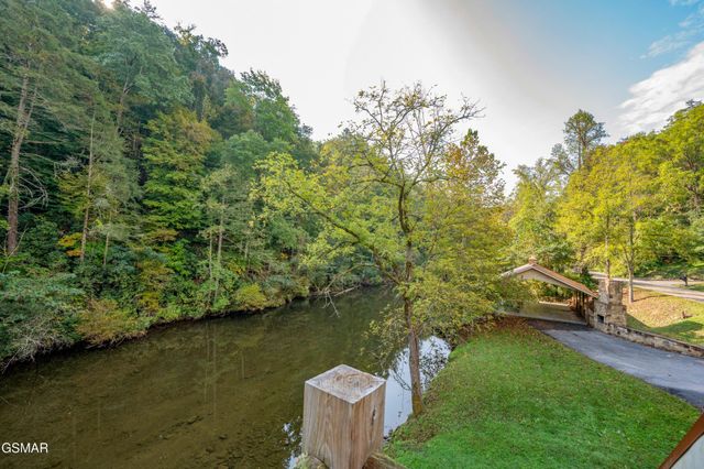 4273 Pittman Center Road, Sevierville, TN 37876