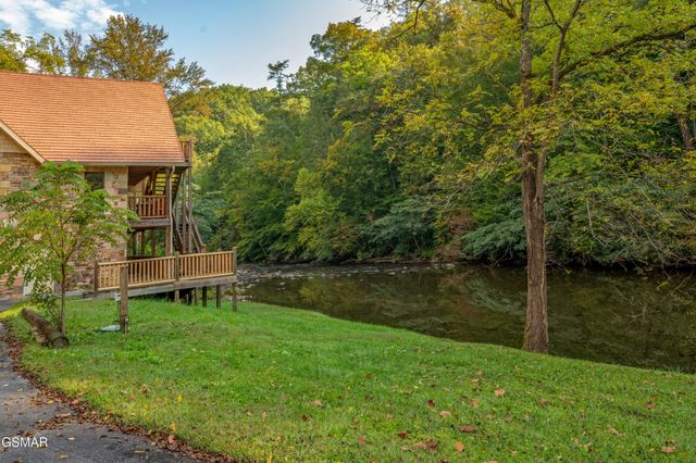 4273 Pittman Center Road, Sevierville, TN 37876