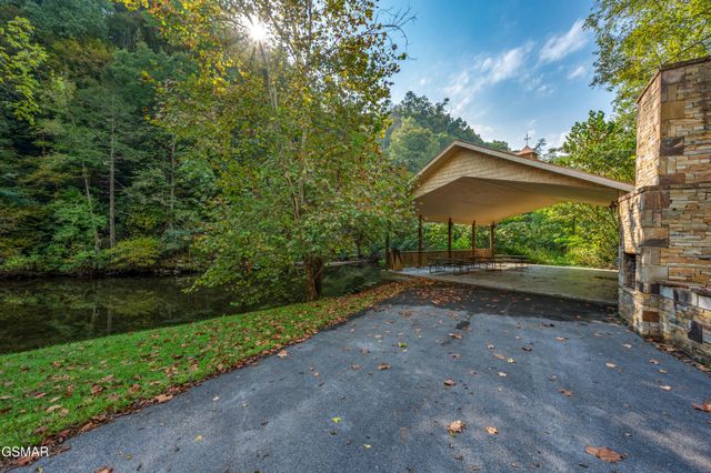 4273 Pittman Center Road, Sevierville, TN 37876