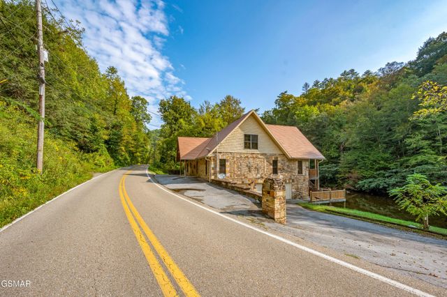 4273 Pittman Center Road, Sevierville, TN 37876