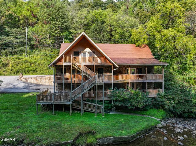 4273 Pittman Center Road, Sevierville, TN 37876