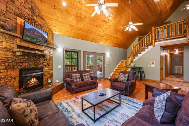 4273 Pittman Center Road, Sevierville, TN 37876