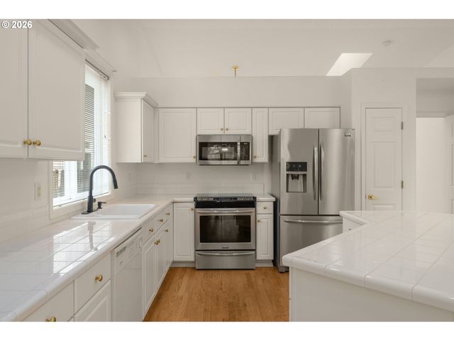4627 Nw BUCKBOARD Dr, Portland, OR 97229