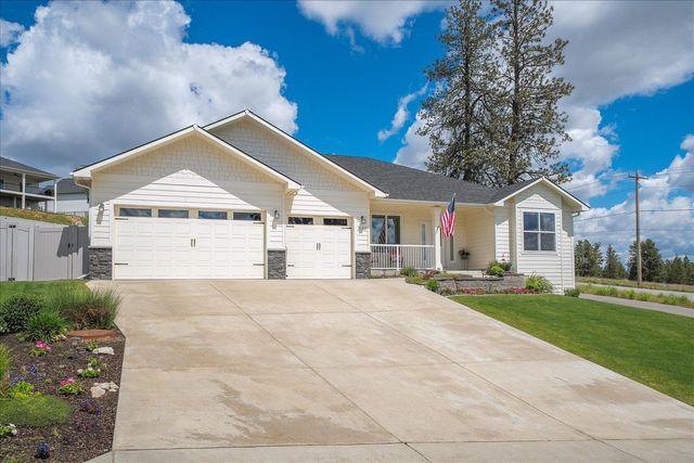 9302 W Floyd Dr, Cheney, WA 99004
