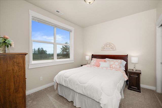 9302 W Floyd Dr, Cheney, WA 99004