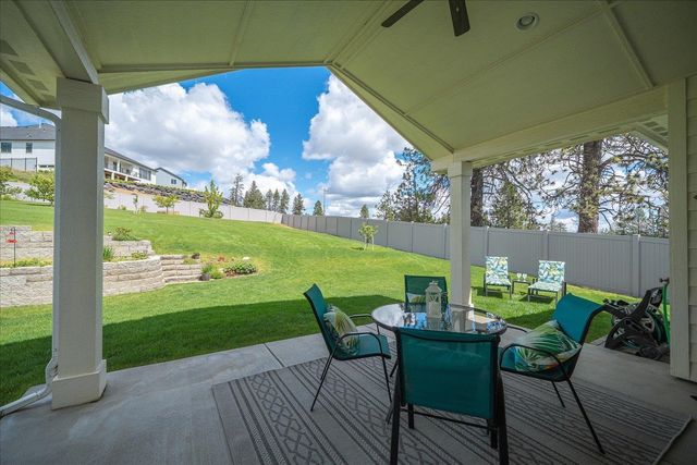 9302 W Floyd Dr, Cheney, WA 99004