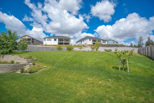 9302 W Floyd Dr, Cheney, WA 99004