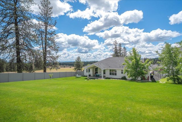 9302 W Floyd Dr, Cheney, WA 99004
