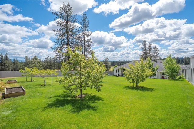9302 W Floyd Dr, Cheney, WA 99004
