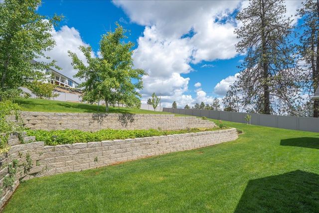 9302 W Floyd Dr, Cheney, WA 99004