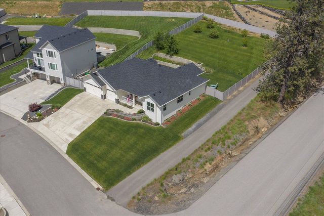 9302 W Floyd Dr, Cheney, WA 99004