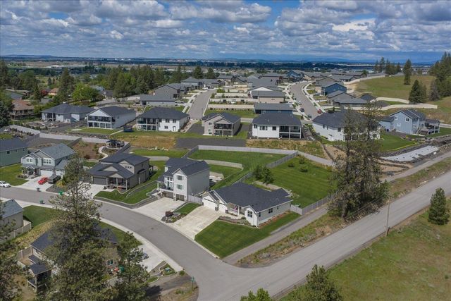 9302 W Floyd Dr, Cheney, WA 99004