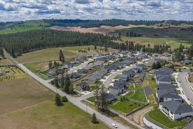 9302 W Floyd Dr, Cheney, WA 99004