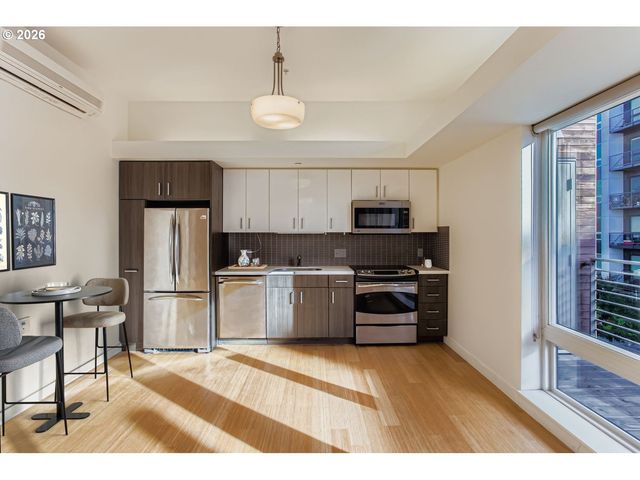1455 N KILLINGSWORTH St 313, Portland, OR 97217