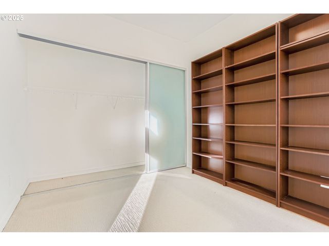 1455 N KILLINGSWORTH St 313, Portland, OR 97217
