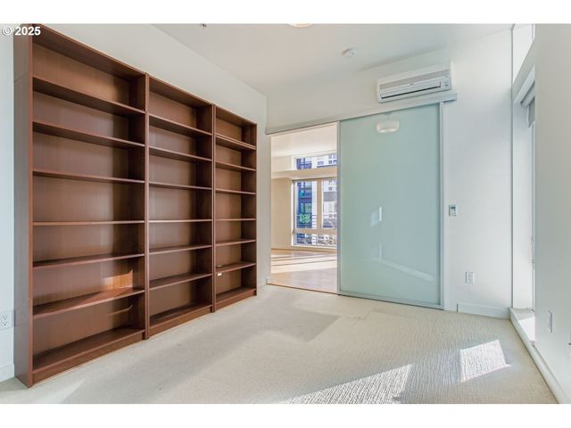 1455 N KILLINGSWORTH St 313, Portland, OR 97217