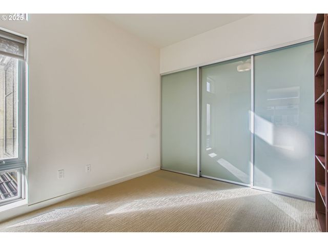 1455 N KILLINGSWORTH St 313, Portland, OR 97217